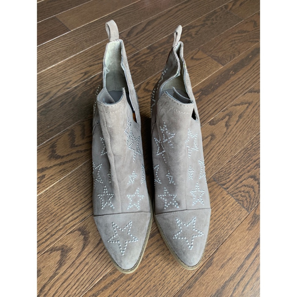 🏷 Carlos Santana Westerly Star Ankle Boot
